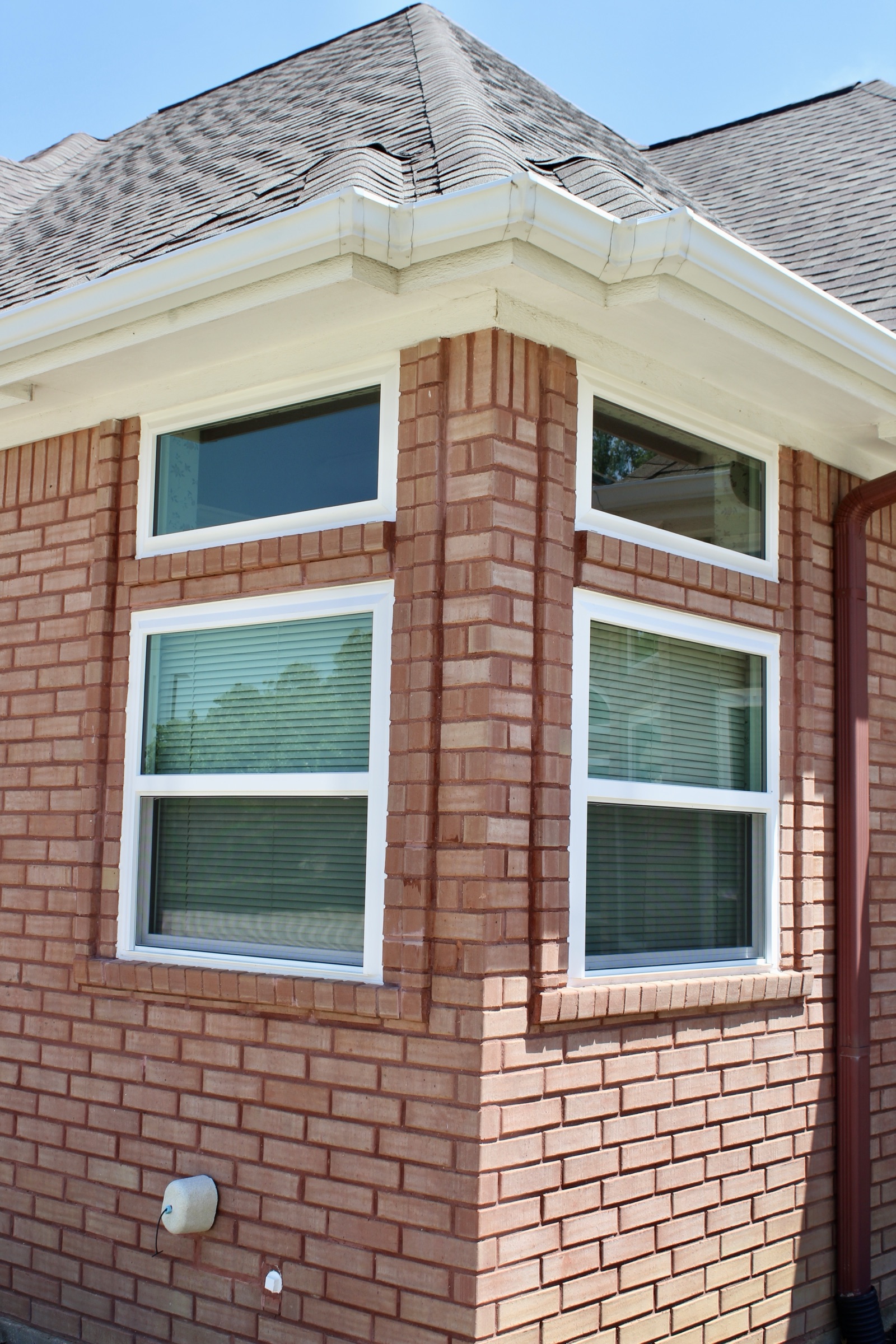 Brick corner window detail